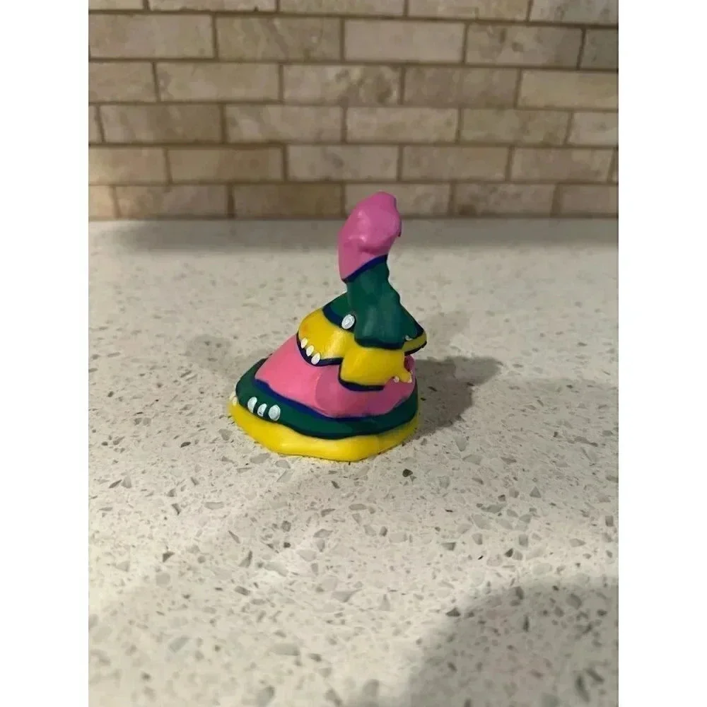 Pokemon battle figure
